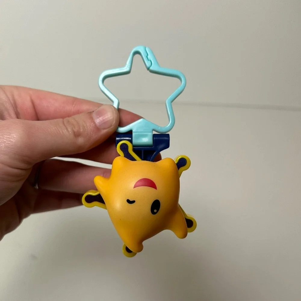 Super Mario Luma Star Winking Yellow Keychain Figure Blue Star Clip Accessory